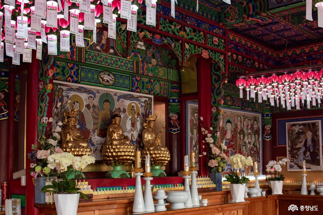 대웅전 불상