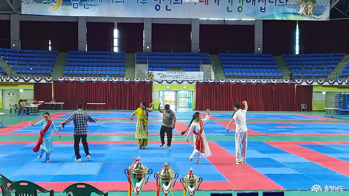 외국 초청 팀의 예술 공연