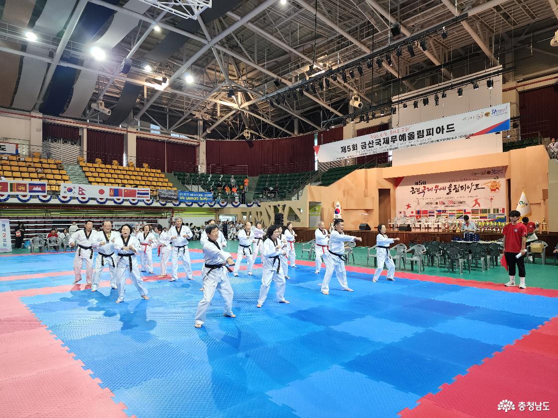 어르신들의 무예는 기품부터 남달라