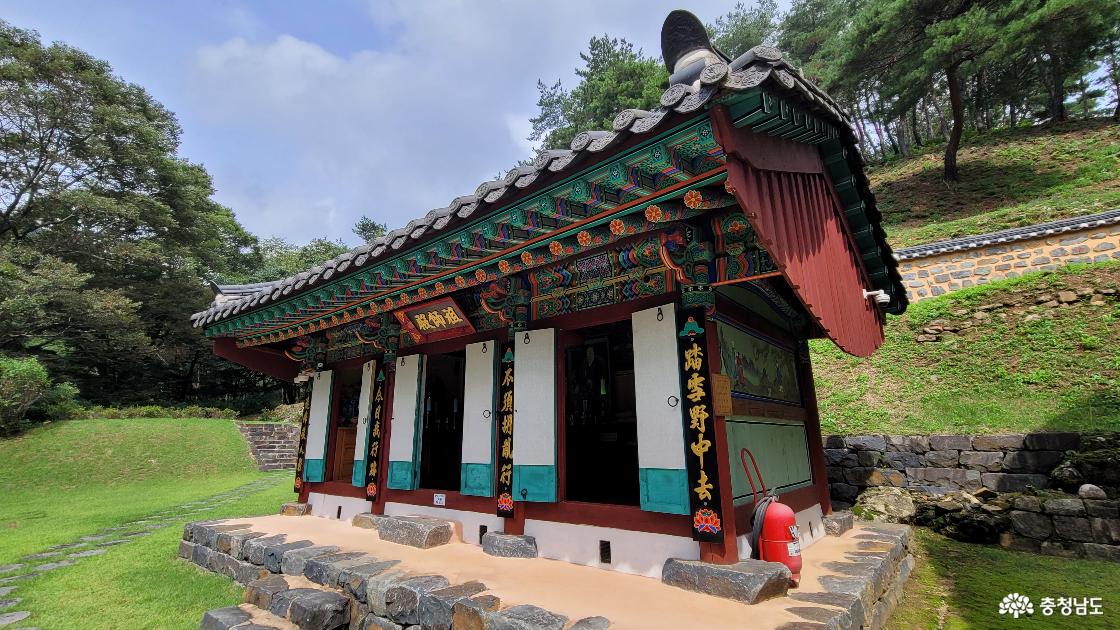 천년고찰 금산 보석사 조사전(祖師殿).
