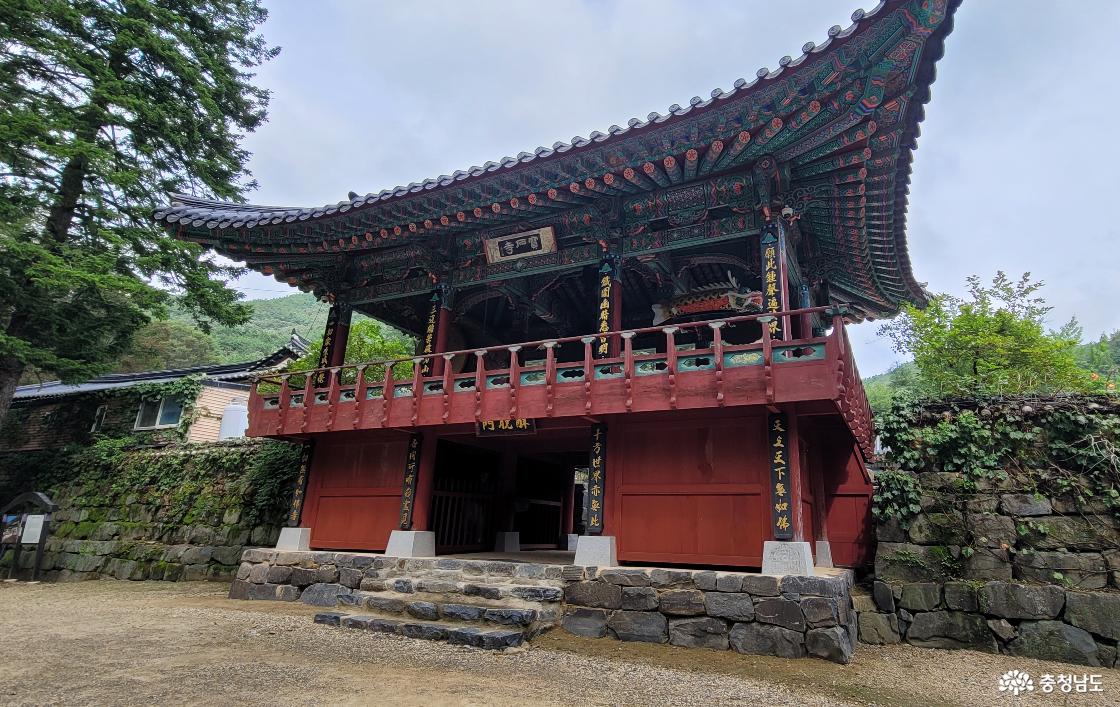 천년고찰 금산 보석사 해탈문