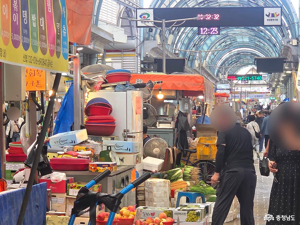 천안중앙시장 안 사람들, 제수준비를 하려고 많은 사람들이 있더라고요