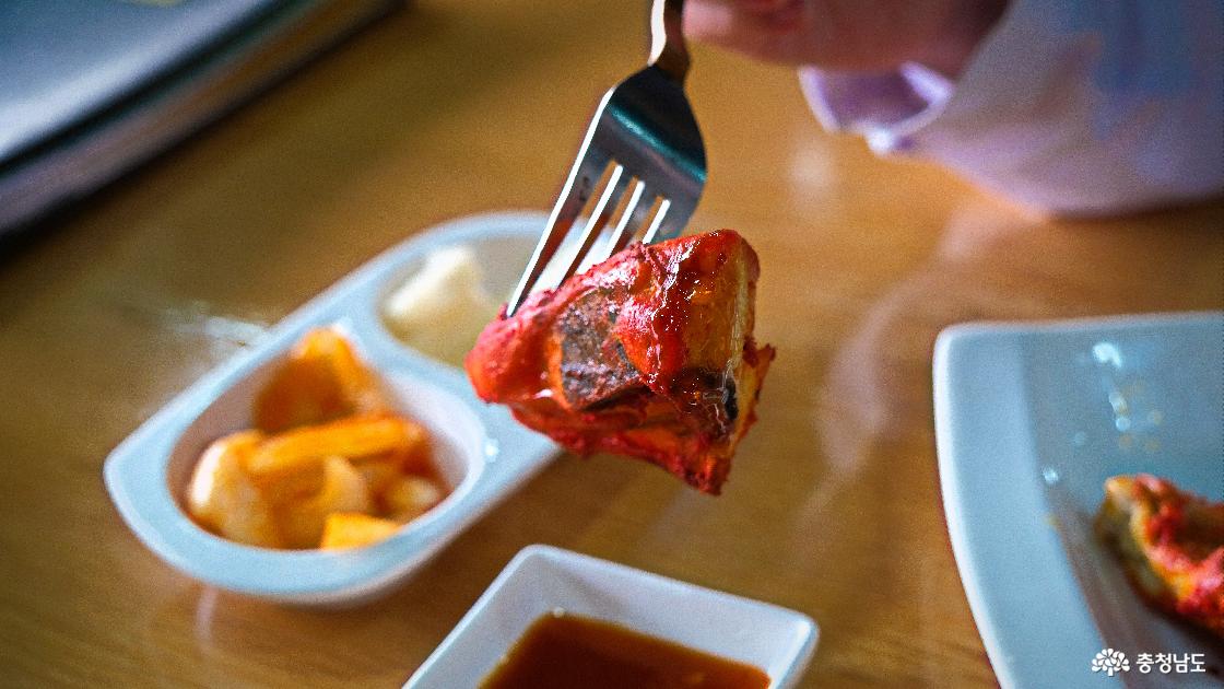 칠리소스와 먹어도 맛있는 탄두리 치킨