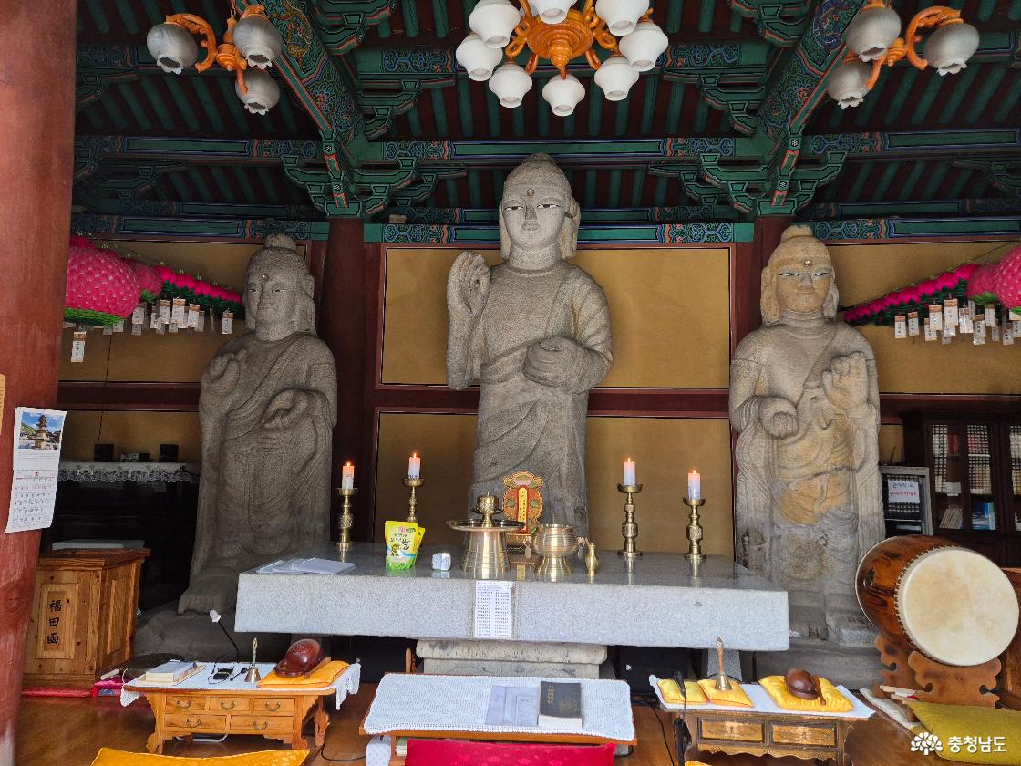 논산 개태사지 석조여래삼존입상입니다