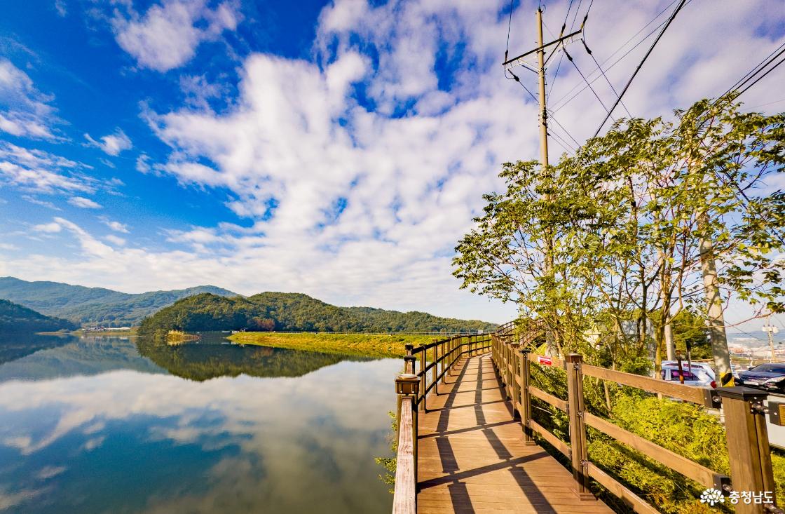 천흥저수지 수변데크길 