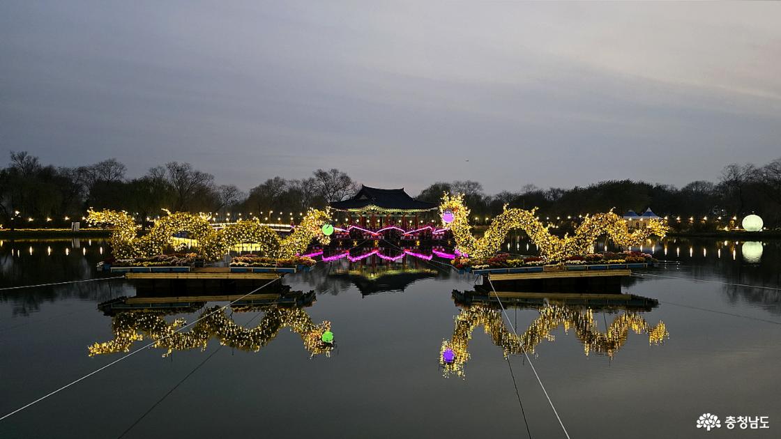 포룡정과 황금 용