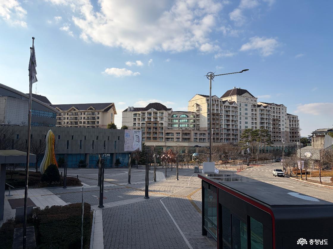 예술의전당 부지와 휴양지의 전경을 담은 사진