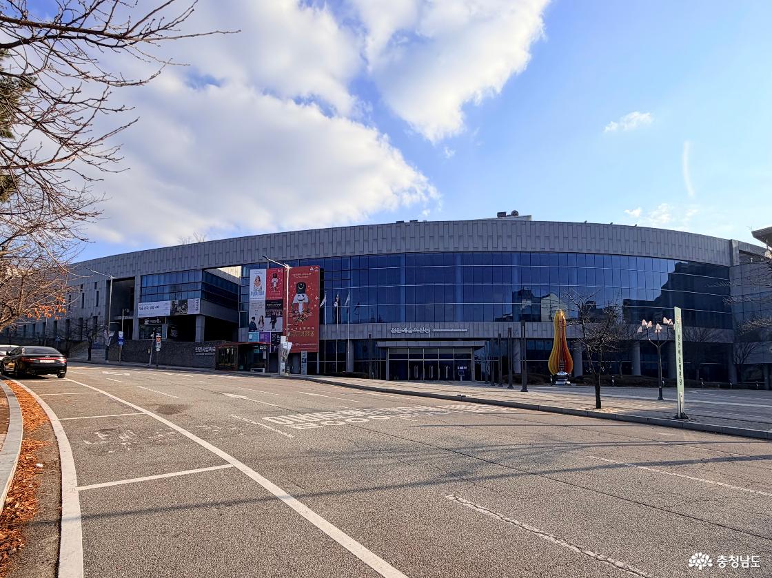 천안예술의전당과 천안시립미술관의 전경을 담은 사진