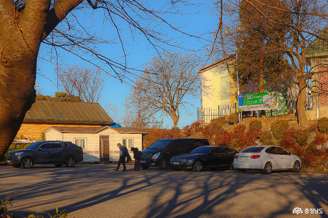 아산 공세리성당 주차장