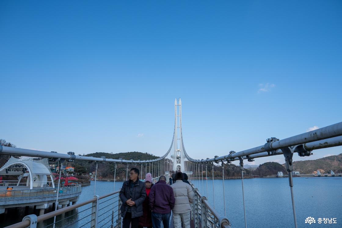 예당호 출렁다리 산책길