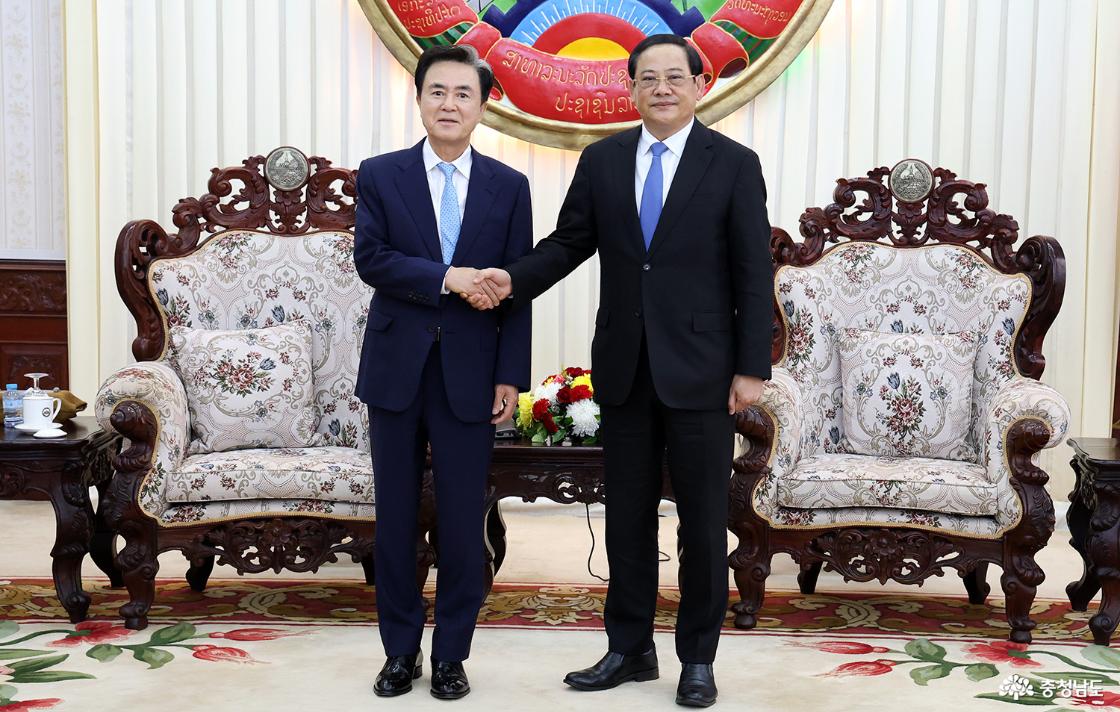 라오스 총리 접견