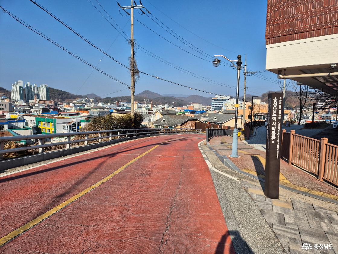 주차장앞입니다