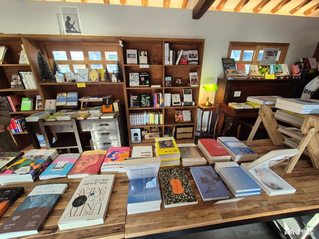 서점모습입니다