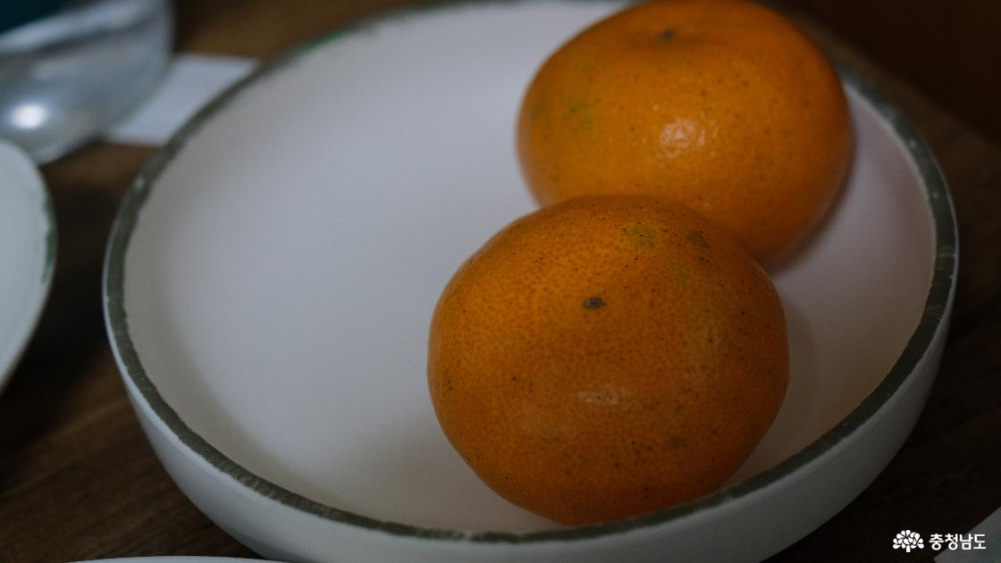 후식으로 제공되는 귤