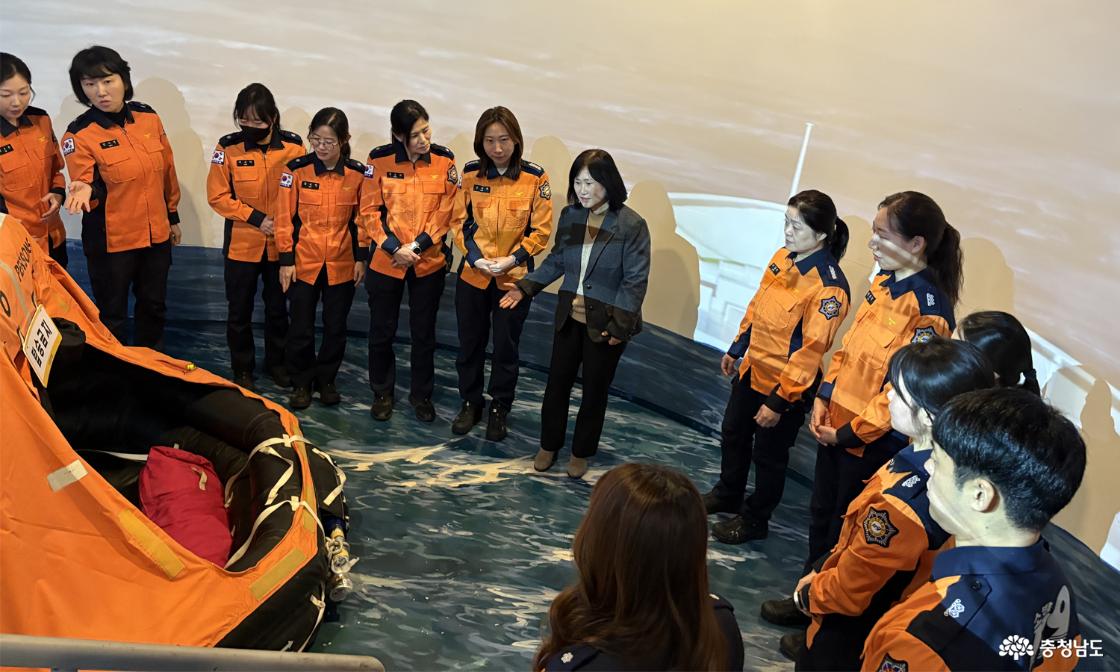 천안시 파견 공무원과 협업하는 모습