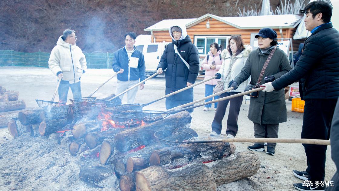 &lsquo;타닥타닥&rsquo; 고소한 군밤으로 추위 싹~