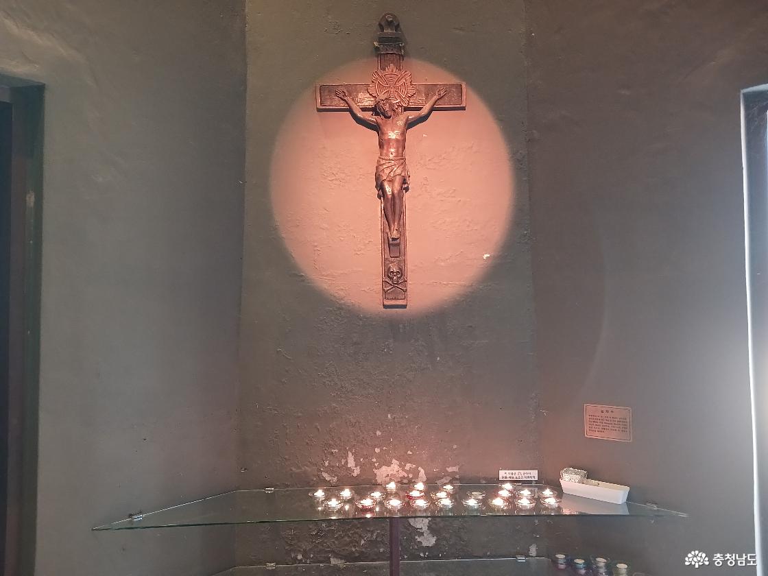 황새바위 성지 순교탑 예수 그리스도상