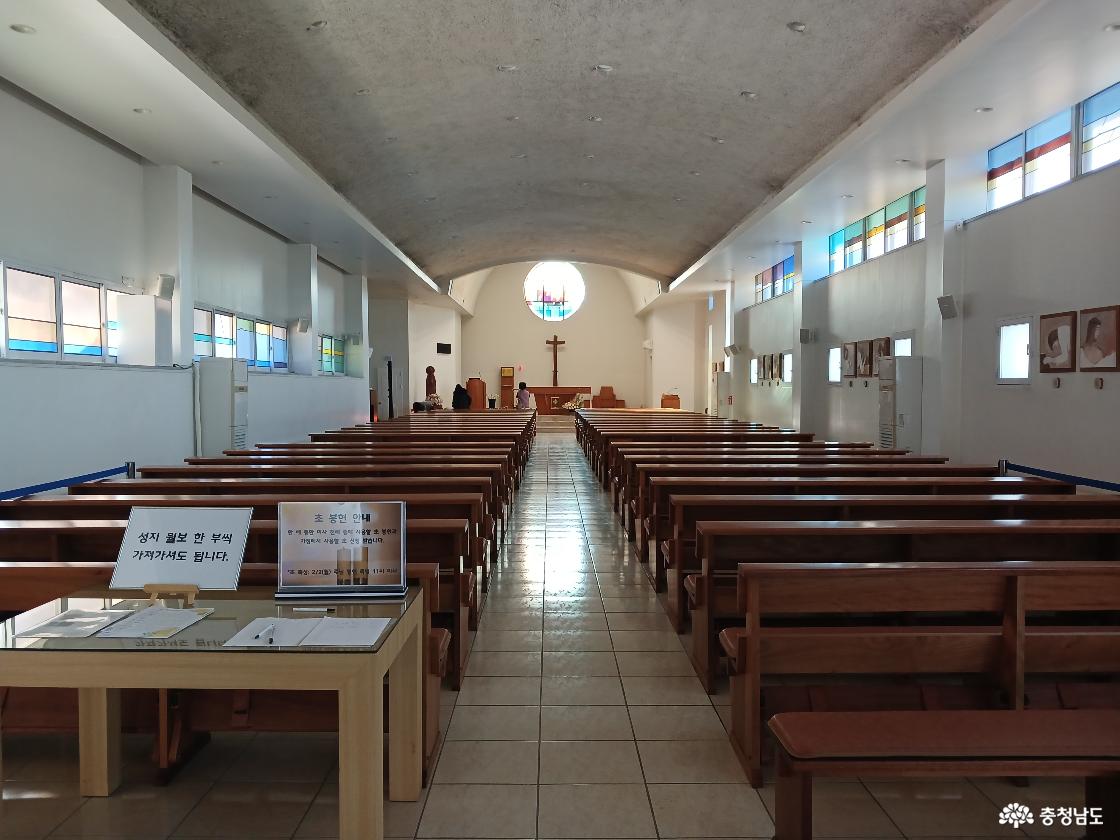 황새바위 성지 성당 내부