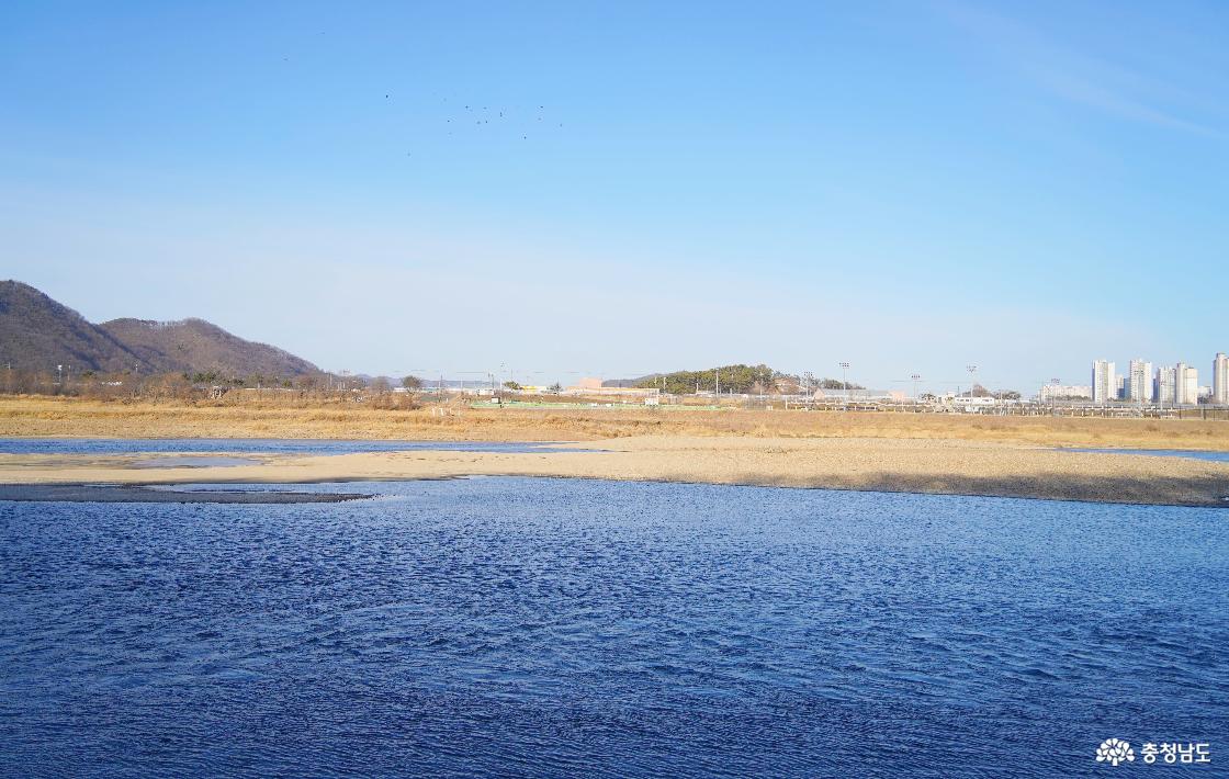 백제이음길에서 조망한 금강과 주변부 풍광(1)