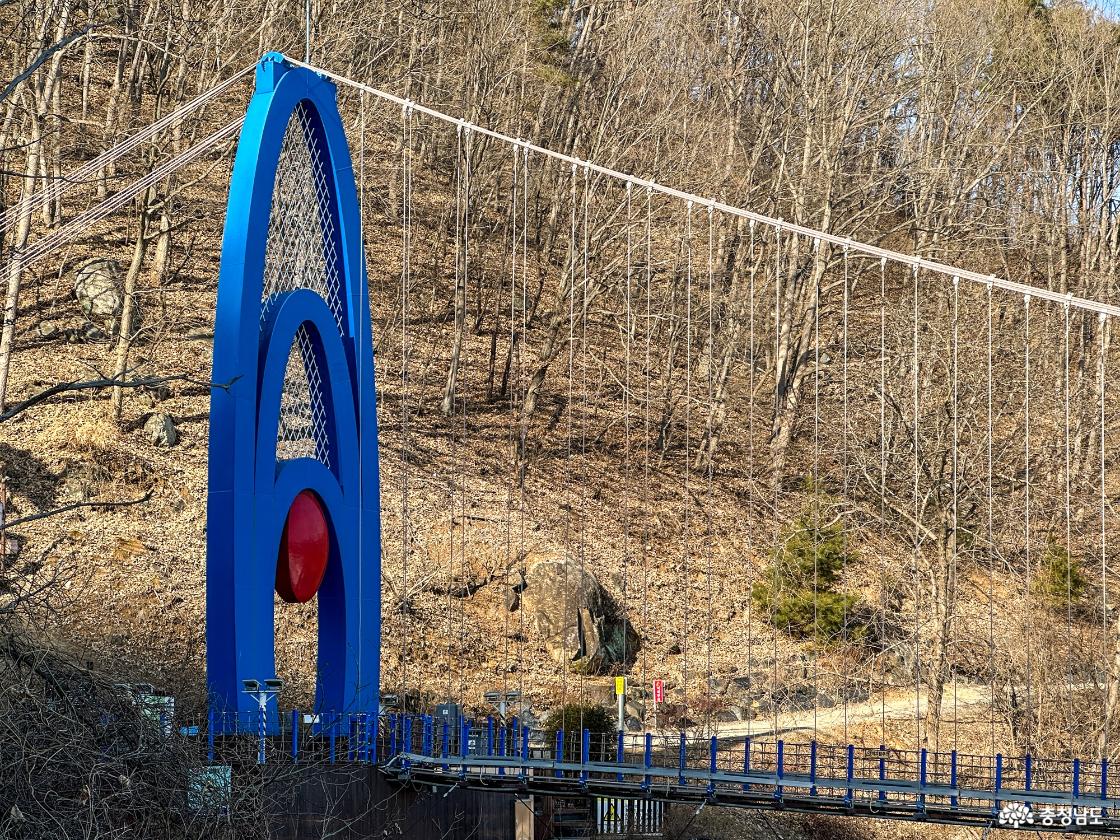 천장호출렁다리 구기자 조형물