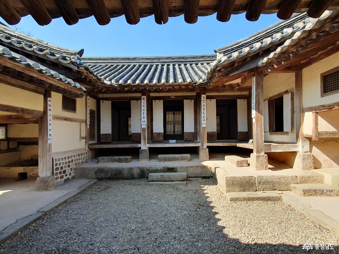 안채 내부 전경