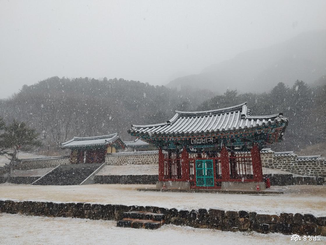 이치비각과 충장사 모습