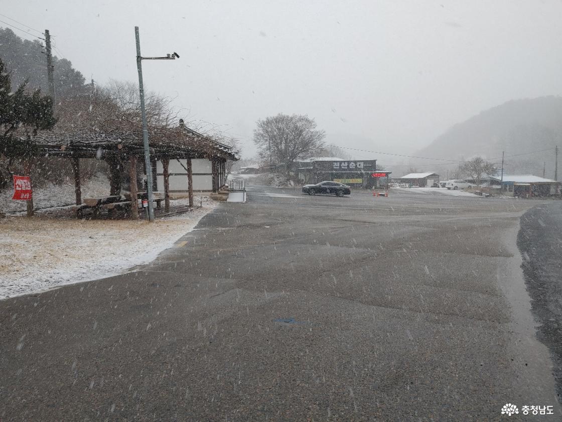 충장사 주차장 모습