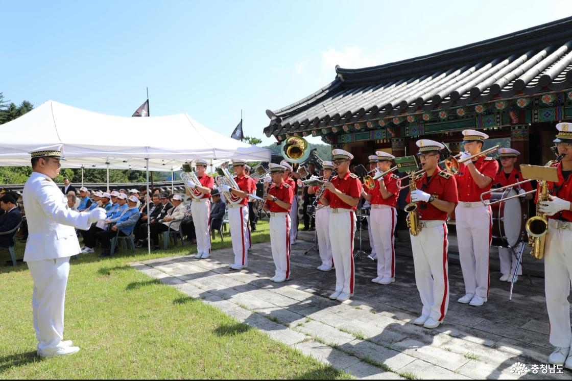 이치대첩기념제 군악대 연주 모습 - 금산군제공