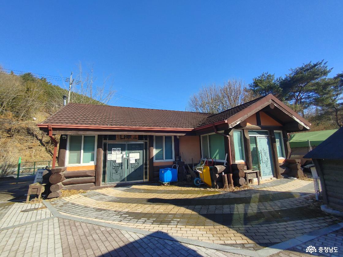 캠핑장 매점 모습