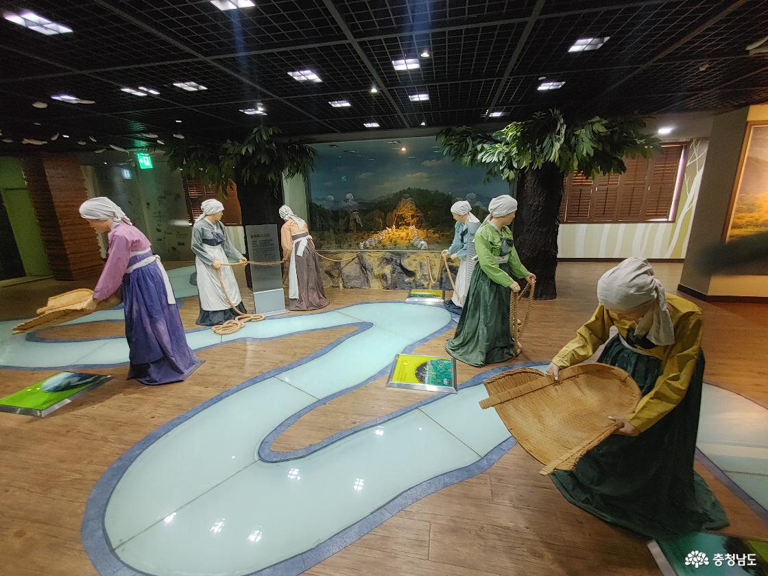 농바우끄시기를 재현한 모형들