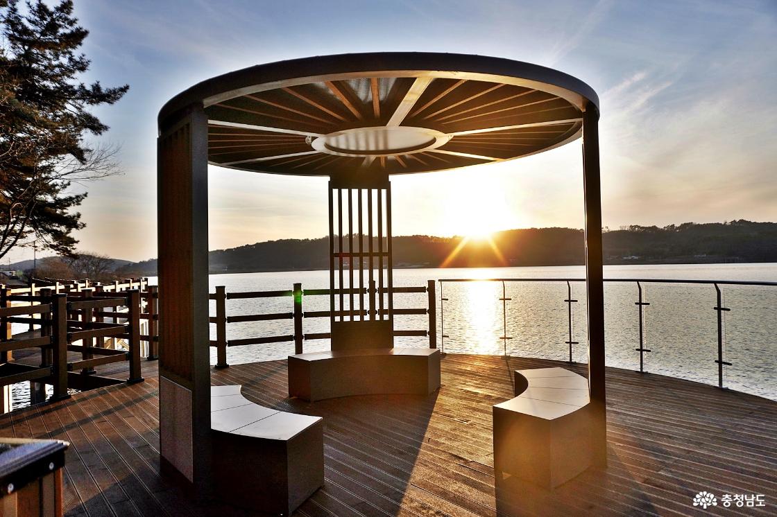 풍전저수지둘레길 쉼터