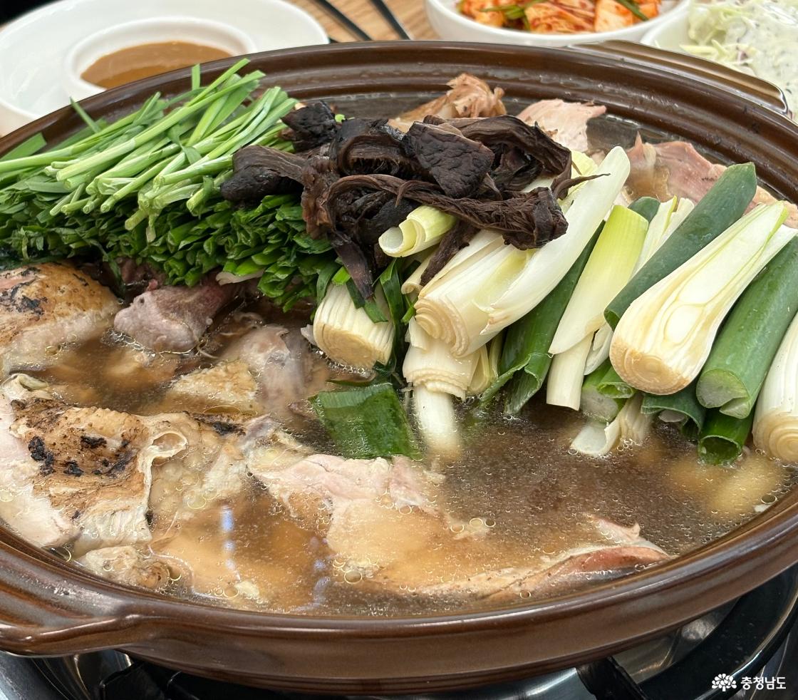 능이버섯 향 가득한 보양 한 그릇, 김여사능이버섯백숙