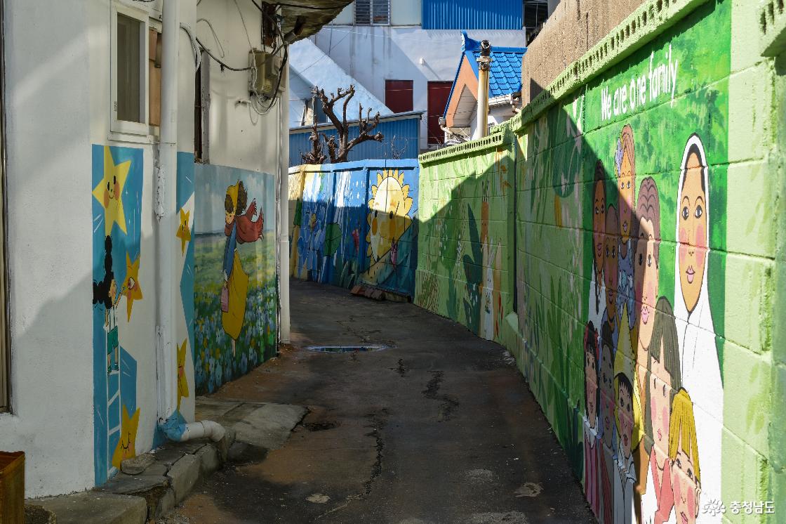 끝없이 이어진 골목 풍경 