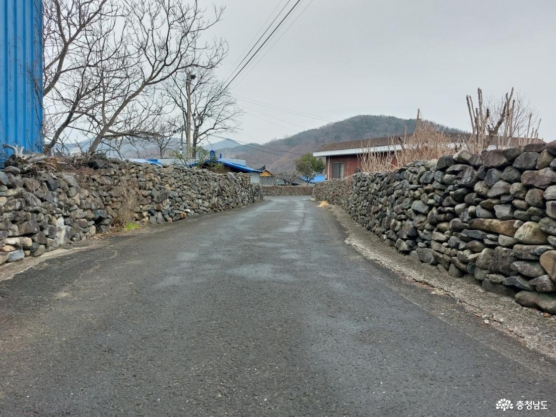 돌담 골목길