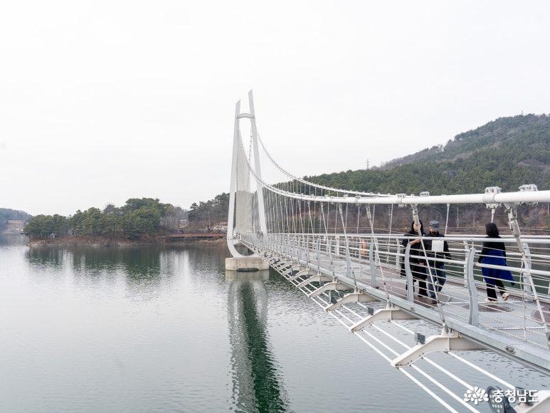 탑정호출렁다리 