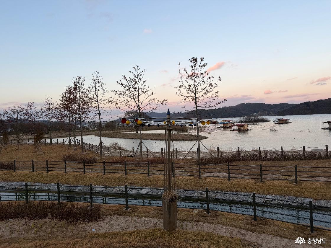 에당호 생태수로 전망