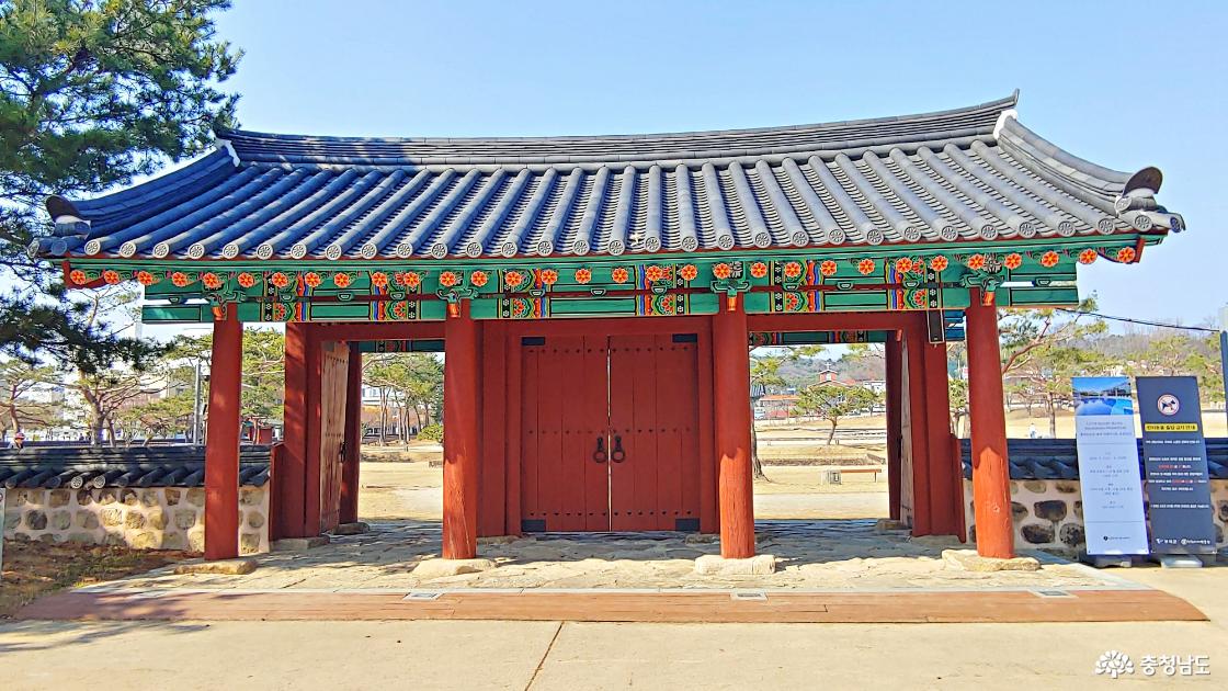 정림사지 출입문