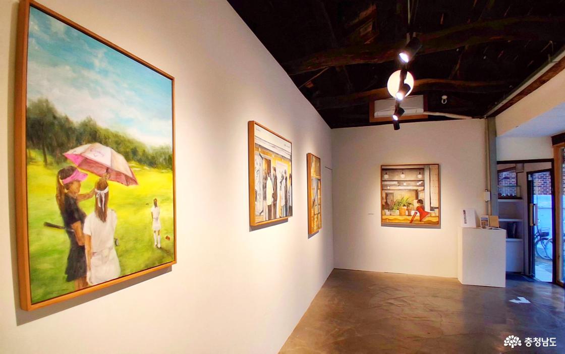 은 주 개인전《일상의 온도》 전시 풍경 1