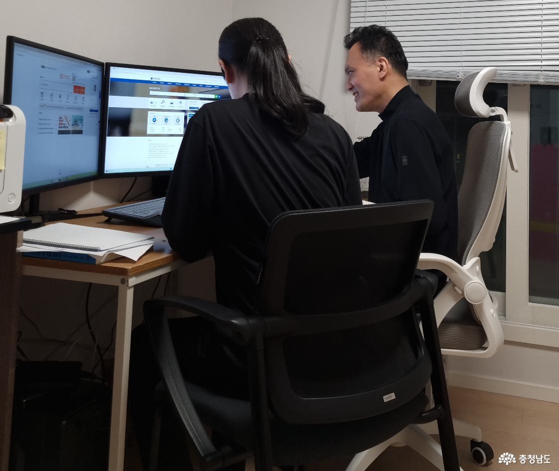 장하영 박사와 유은경 교수 부부는 이 공간에서 서로의 배움을 응원하며 연구와 일상의 시간을 함께 쌓아가고 있다.