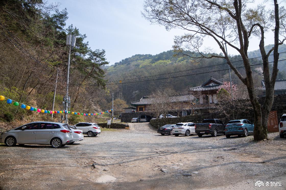 쌍계사 경내 주차장