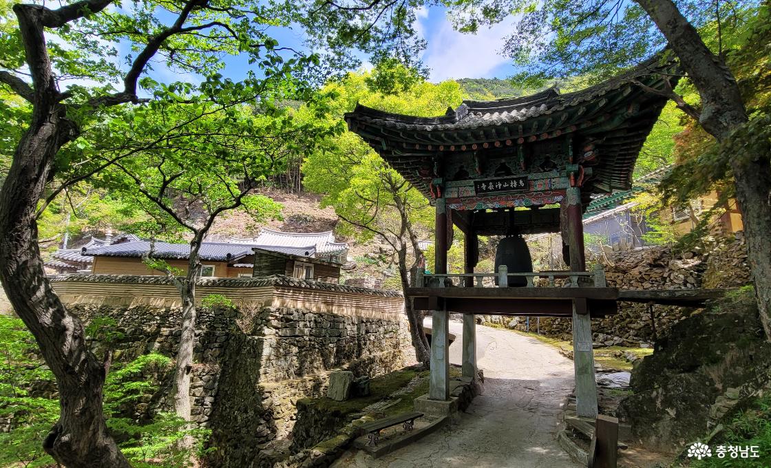 천년고찰 홍성 오서산 정암사 전경.