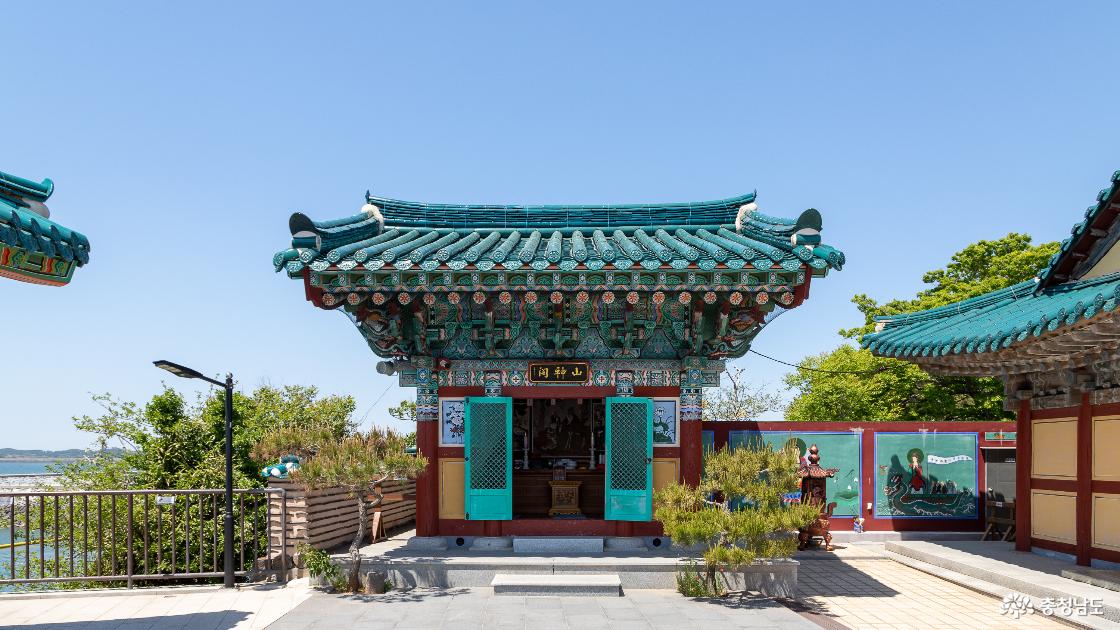산신각의 모습
