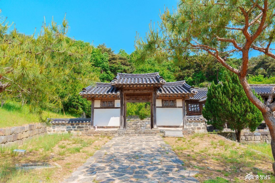 정수루 입구
