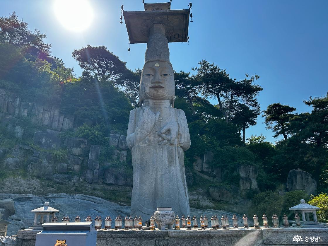 논산 관촉사 석조미륵보살입상의 압도적인 모습
