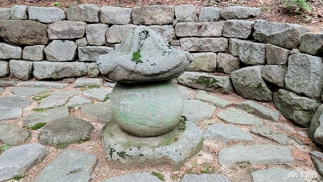 천년고찰 홍성 용봉사 부도.
