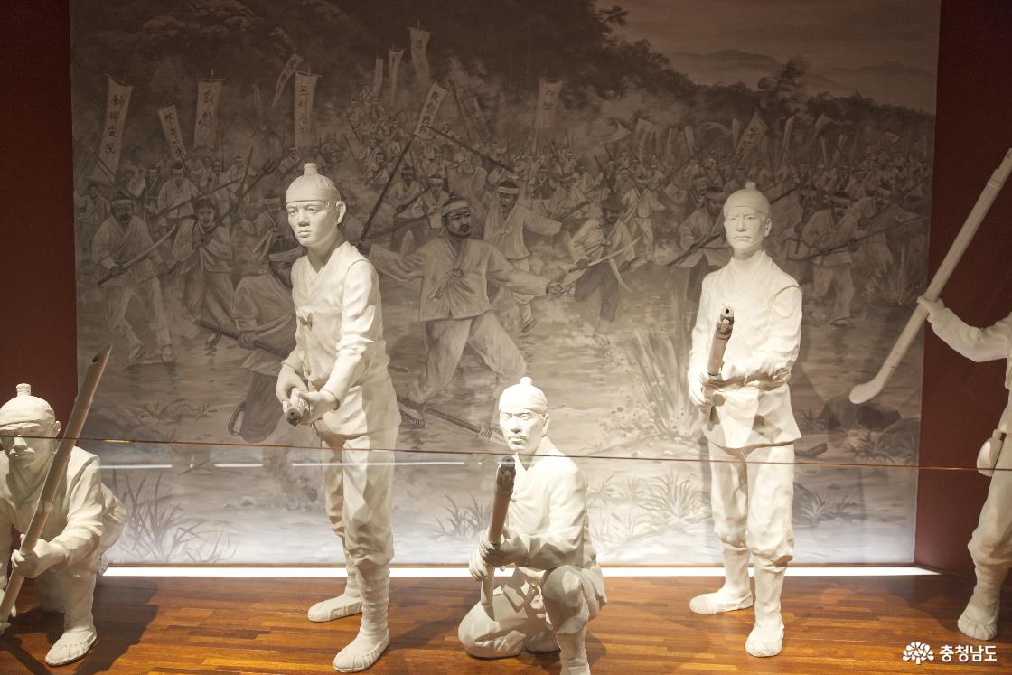 내포 지역 동학농민혁명군의 동상