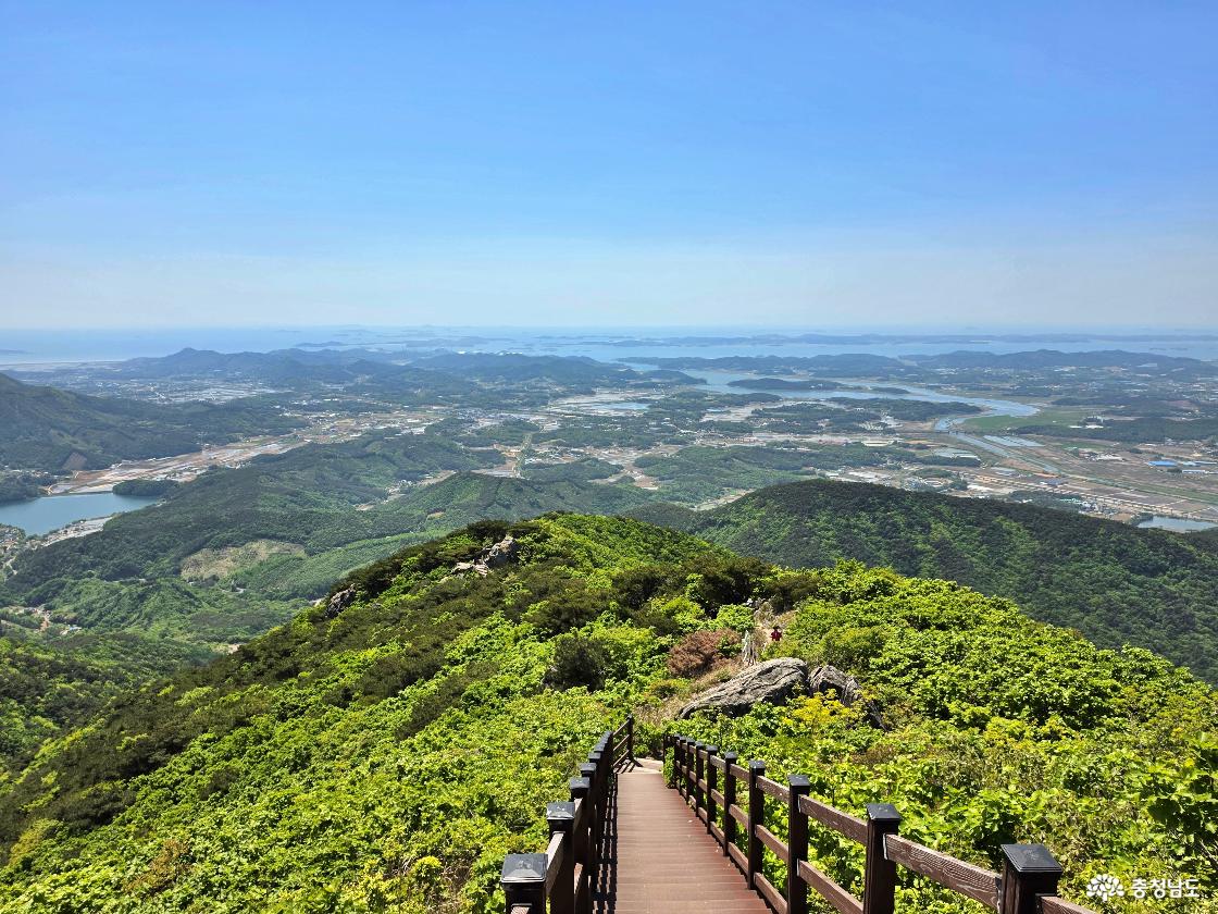 오서산 등산로 계단