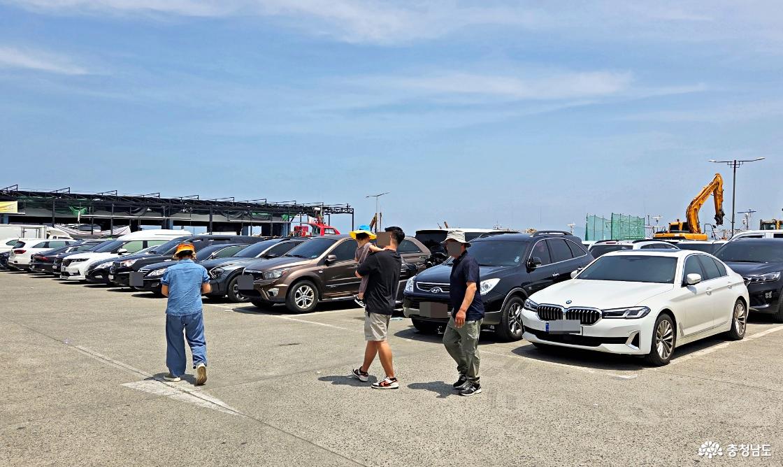 홍원항 주차장 