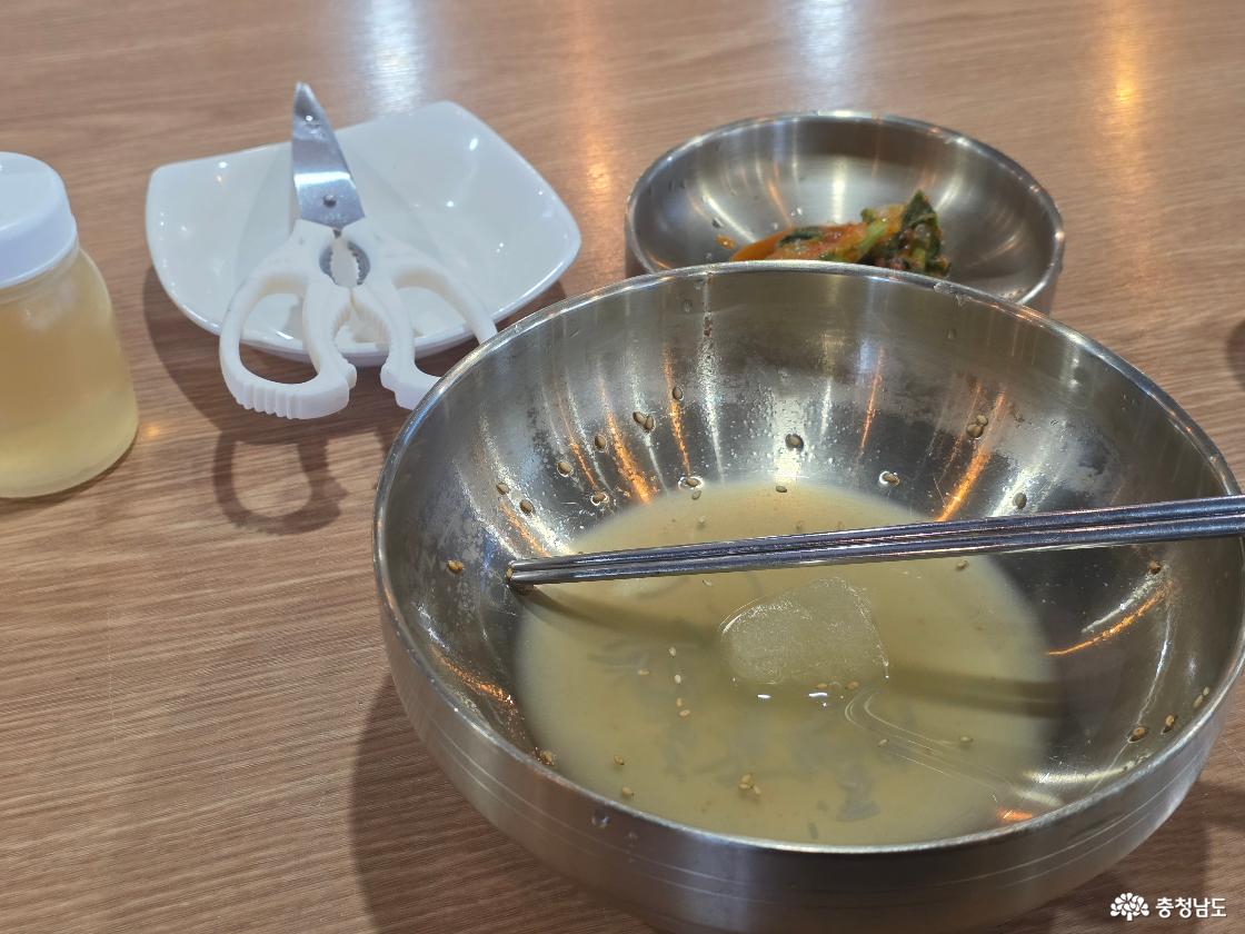 시원하게 비운 냉면 육수가 개운해서 좋았다