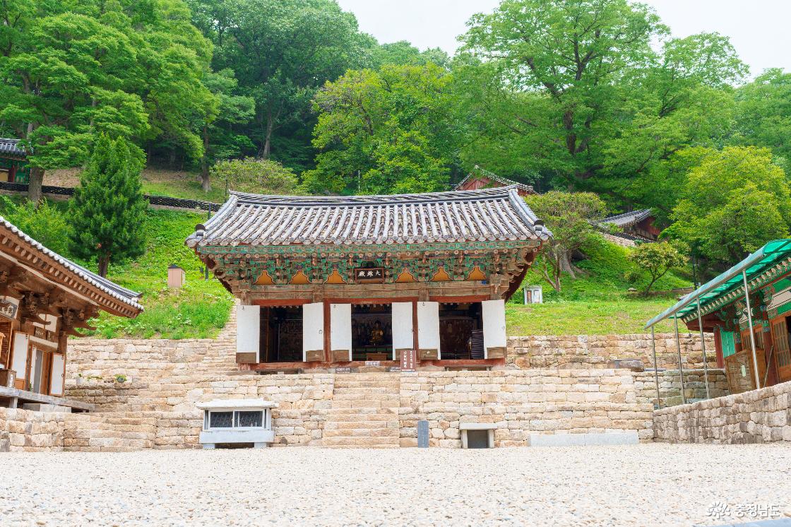 하 대웅전